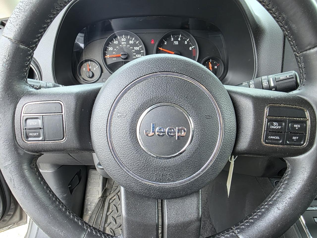 Jeep Patriot Latitude 2WD 2012