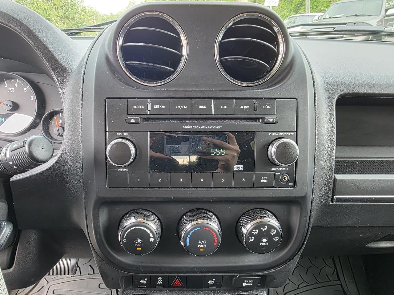 Jeep Patriot Latitude 2WD 2012