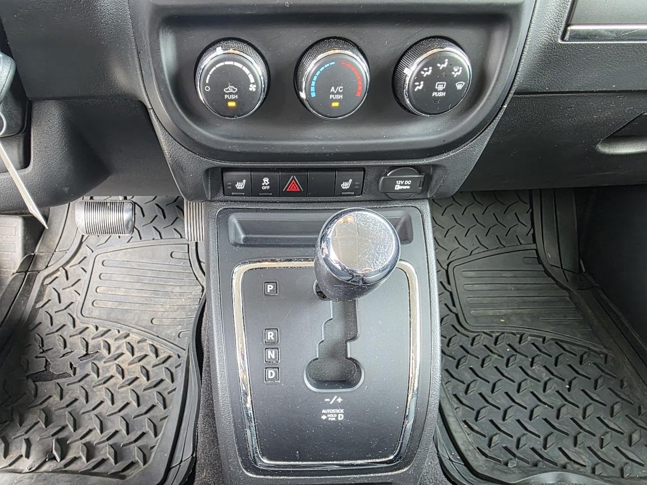 Jeep Patriot Latitude 2WD 2012