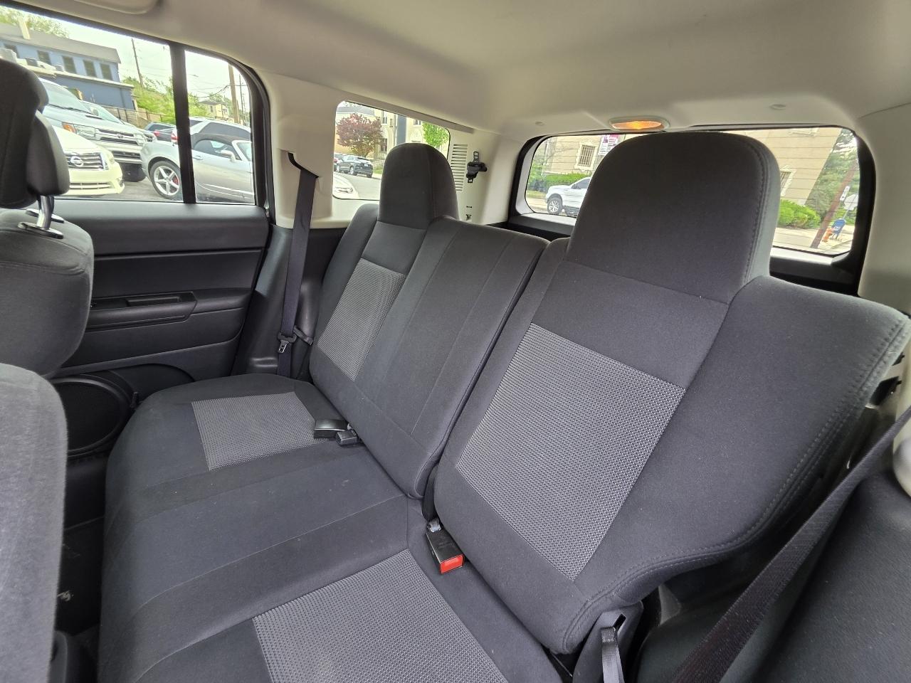 Jeep Patriot Latitude 2WD 2012