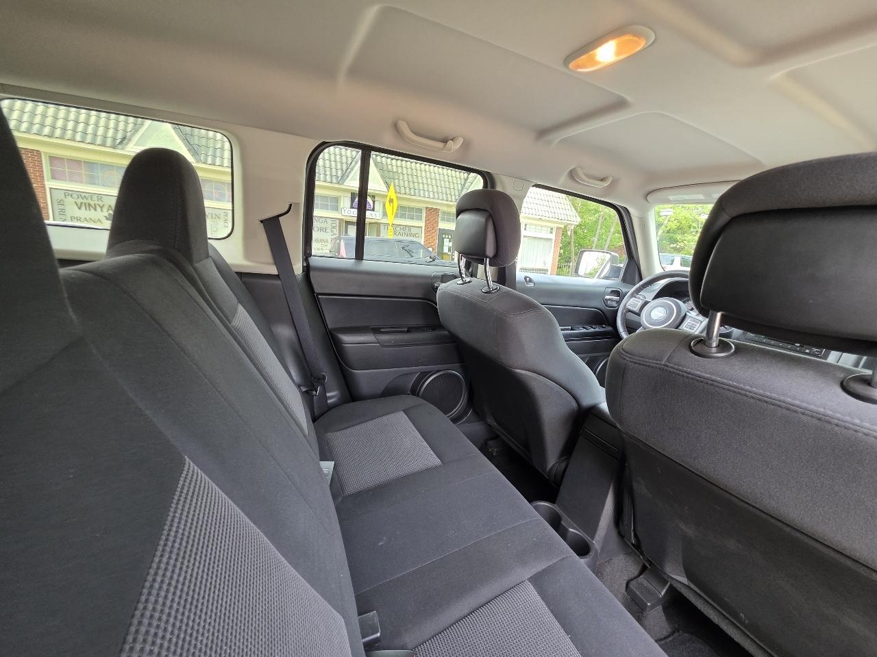 Jeep Patriot Latitude 2WD 2012