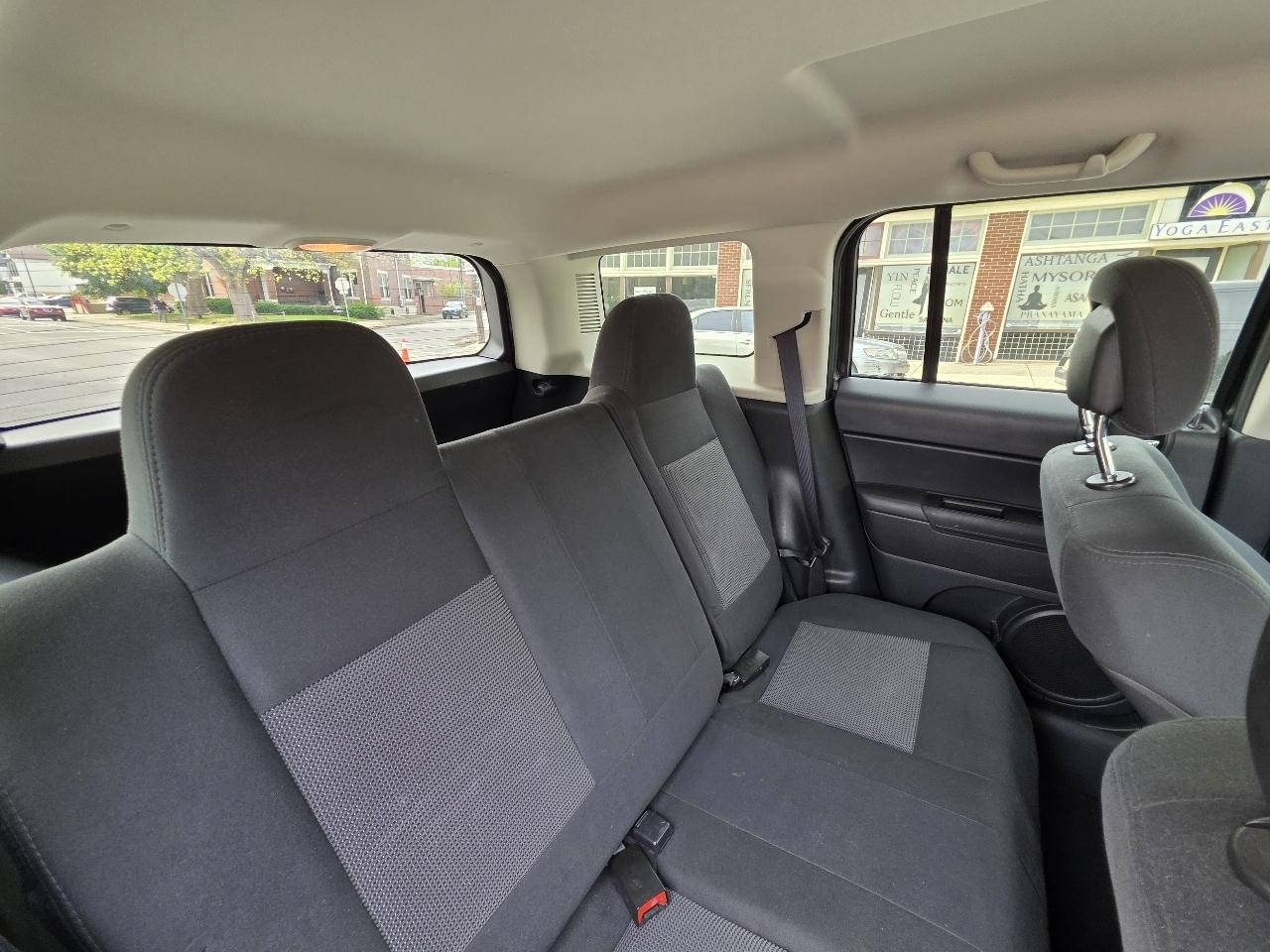 Jeep Patriot Latitude 2WD 2012