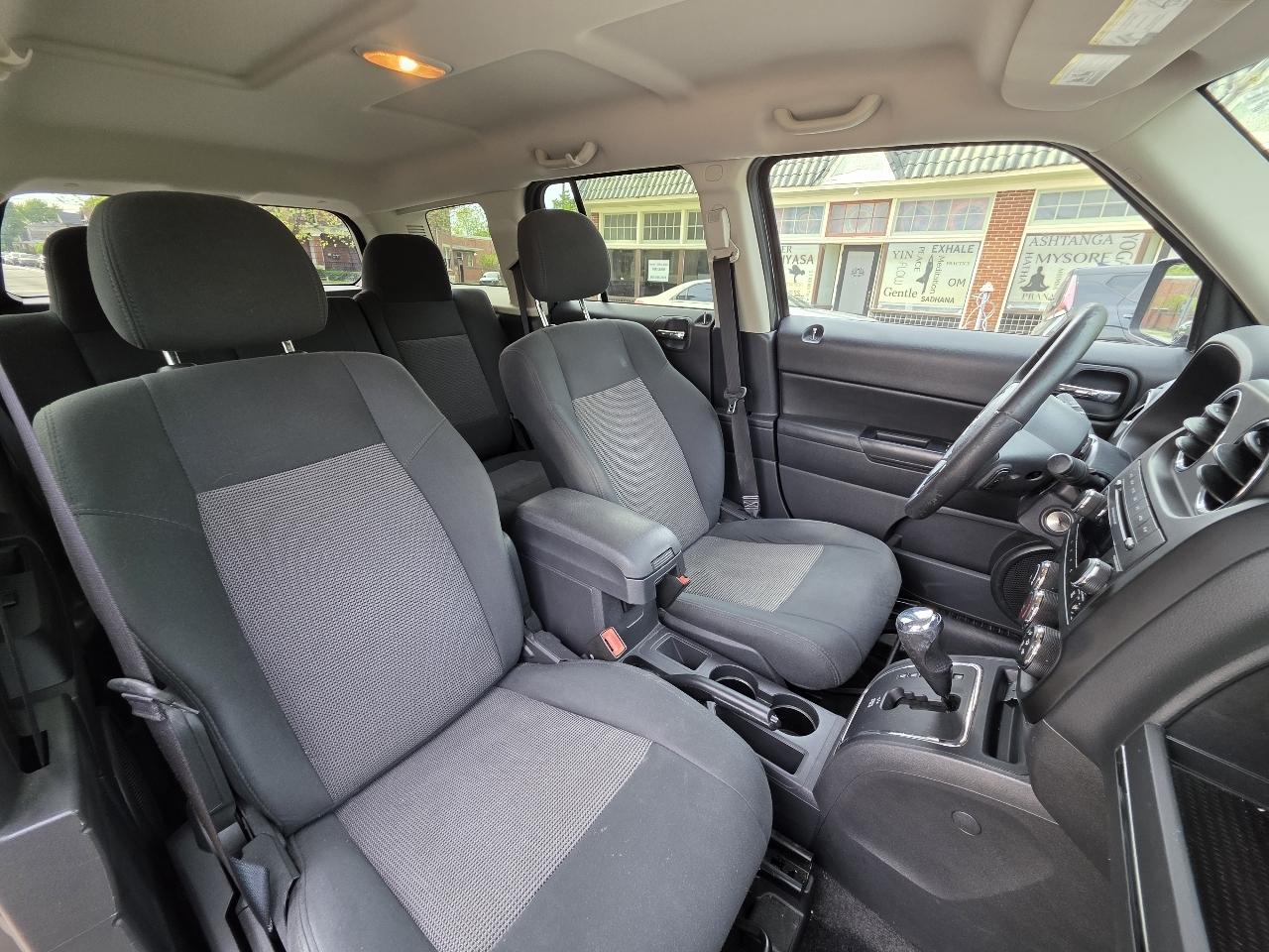 Jeep Patriot Latitude 2WD 2012