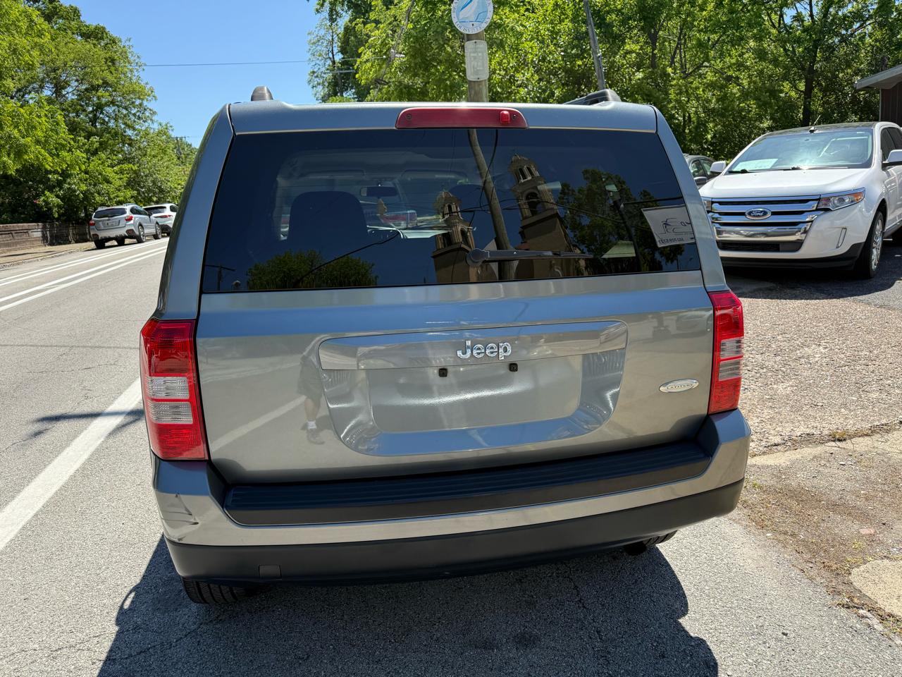 Jeep Patriot Latitude 2WD 2012