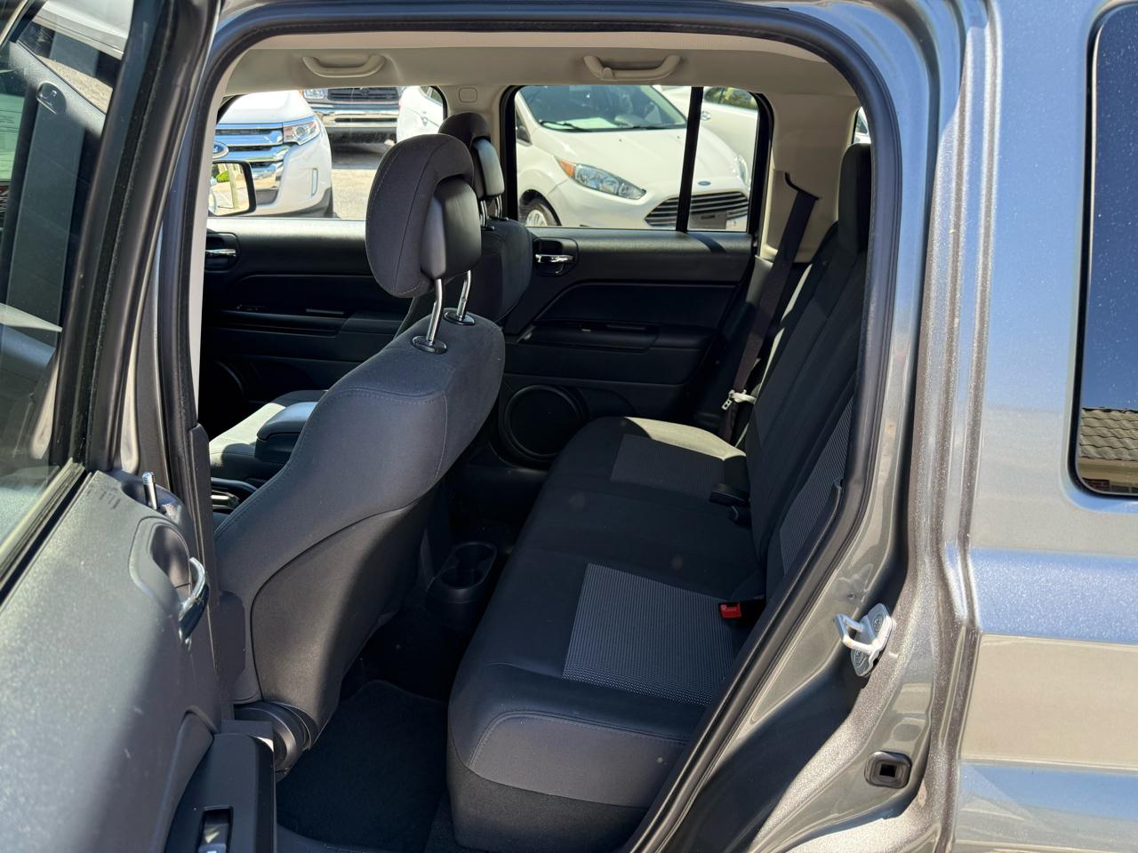 Jeep Patriot Latitude 2WD 2012