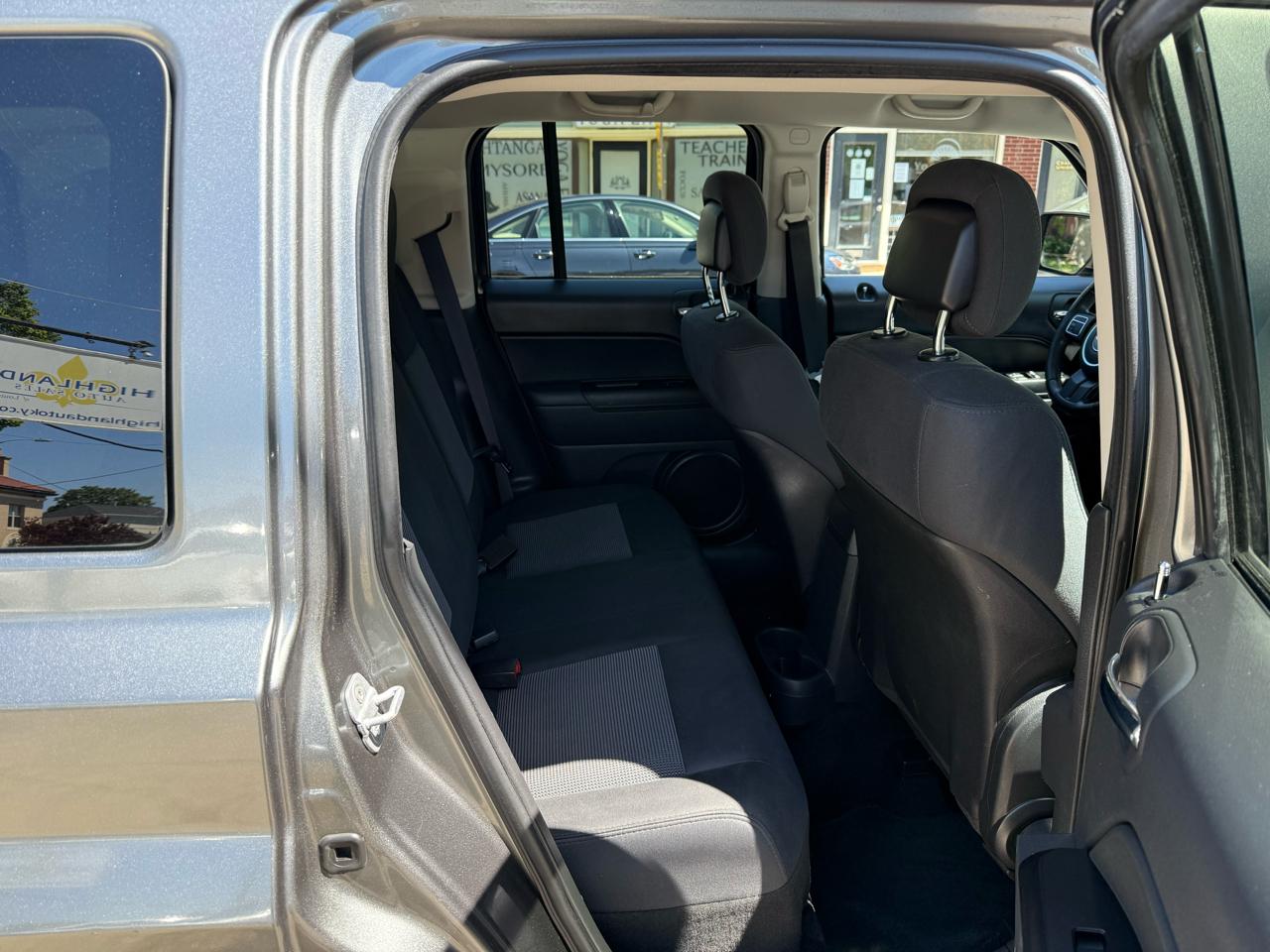 Jeep Patriot Latitude 2WD 2012