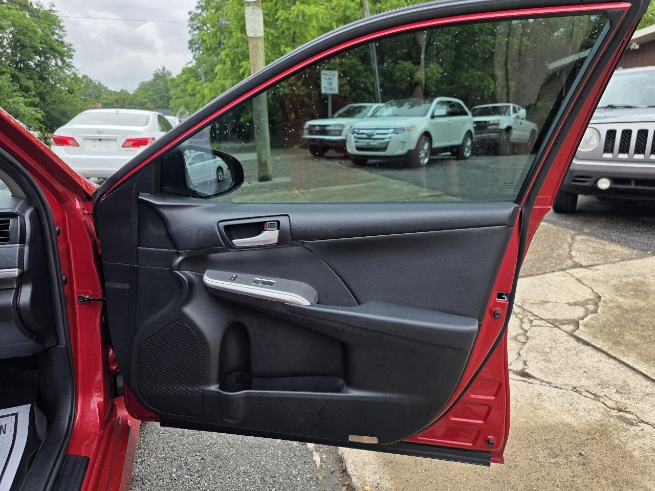 Toyota Camry SE 4D Sedan 2013