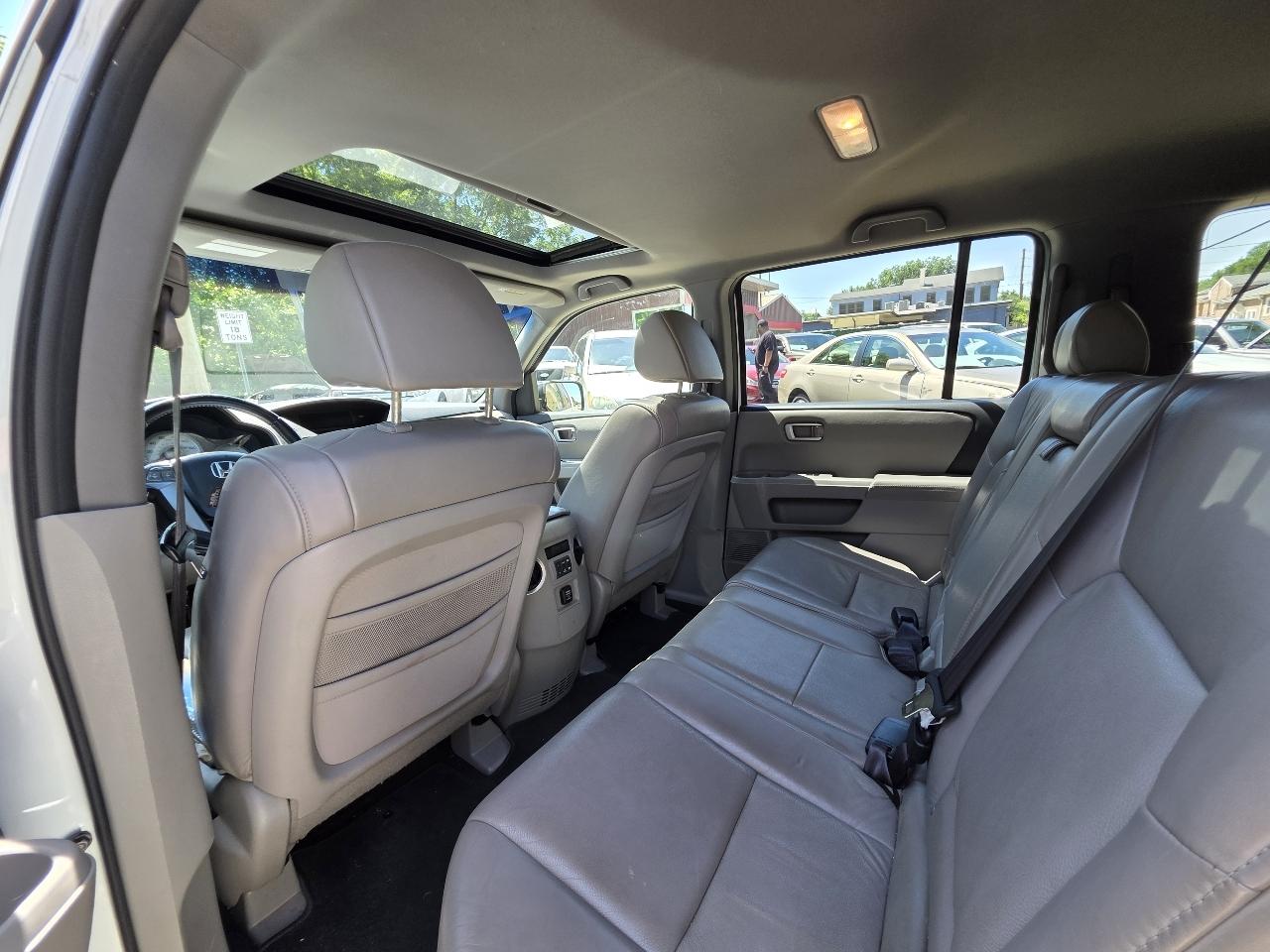 Honda Pilot EX-L 2WD 5-Spd AT 2010