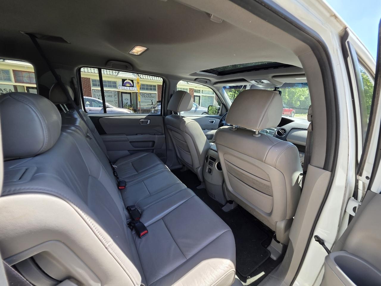 Honda Pilot EX-L 2WD 5-Spd AT 2010