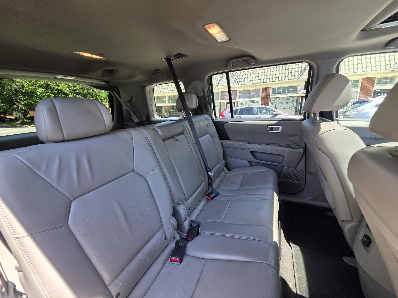Honda Pilot EX-L 2WD 5-Spd AT 2010