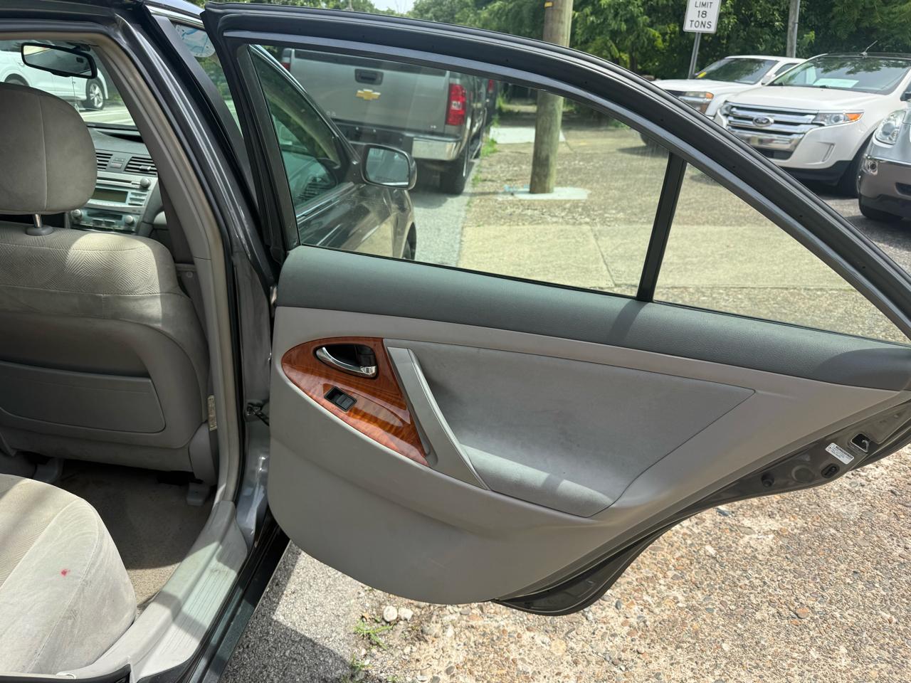 Toyota Camry XLE 5-Spd AT 2009