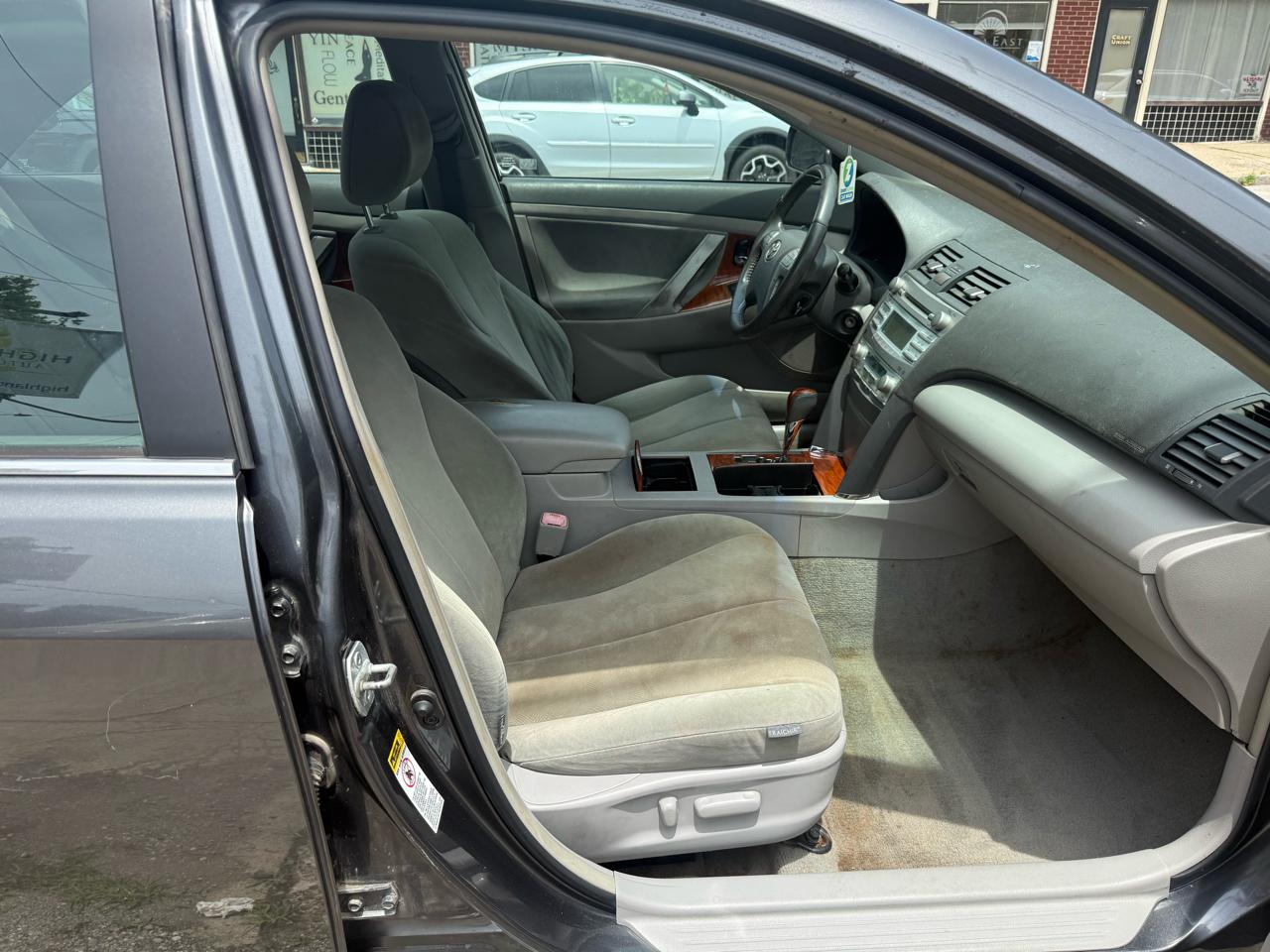 Toyota Camry XLE 5-Spd AT 2009