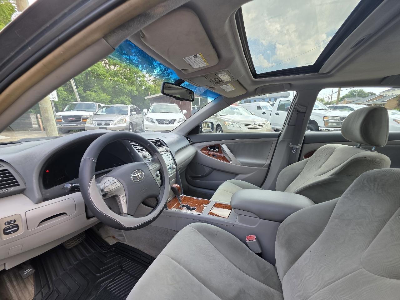 Toyota Camry XLE 5-Spd AT 2009
