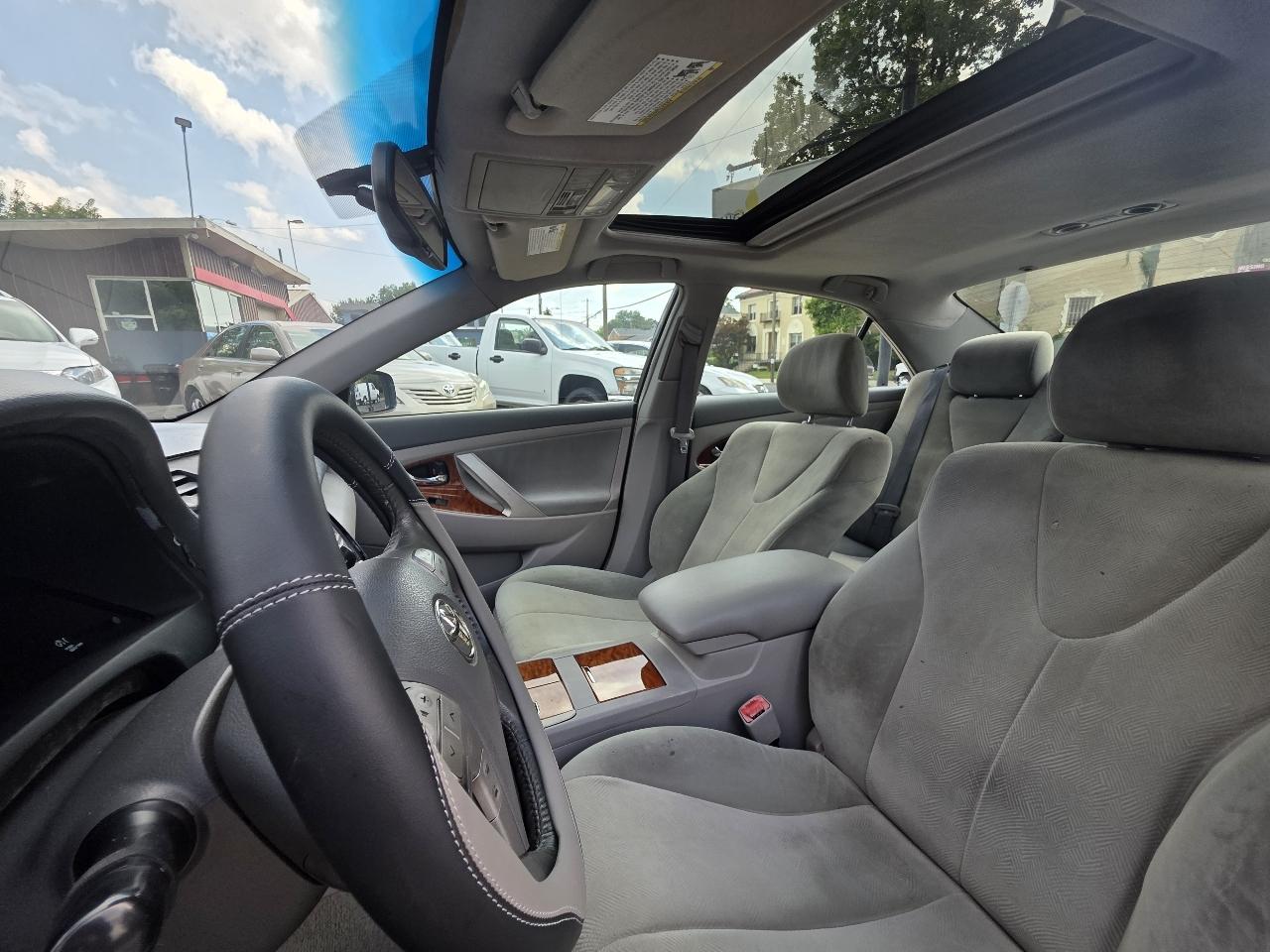 Toyota Camry XLE 5-Spd AT 2009
