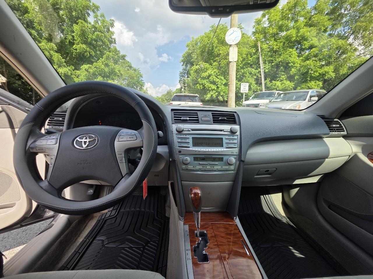 Toyota Camry XLE 5-Spd AT 2009