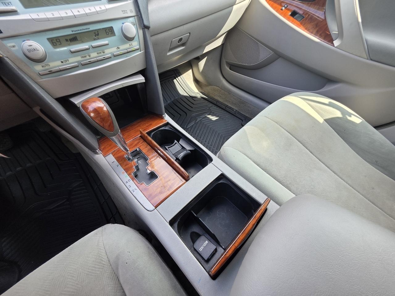 Toyota Camry XLE 5-Spd AT 2009