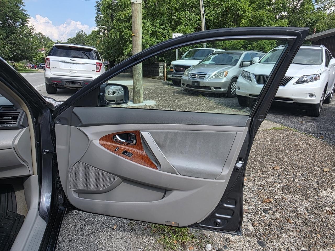 Toyota Camry XLE 5-Spd AT 2009