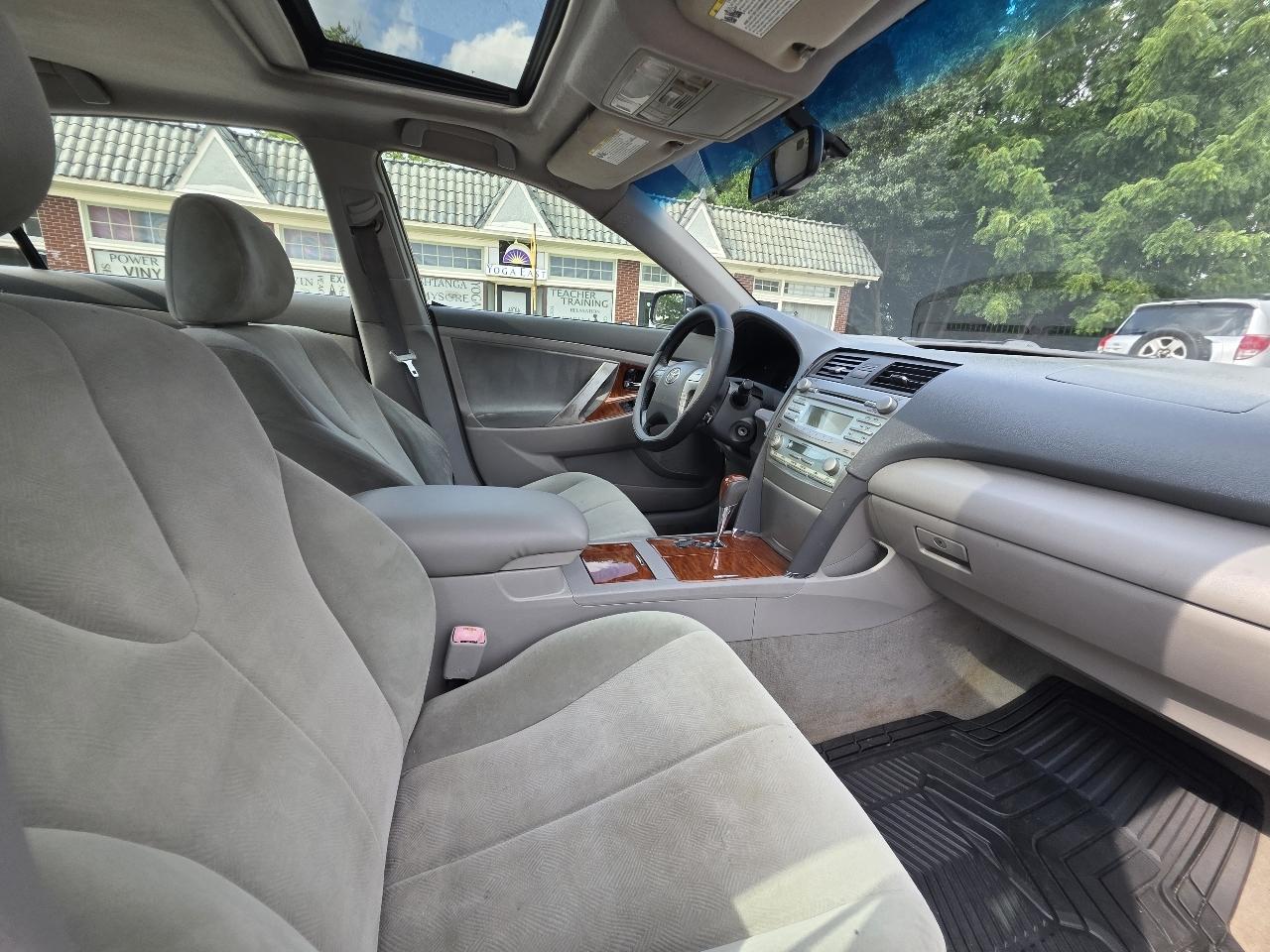 Toyota Camry XLE 5-Spd AT 2009