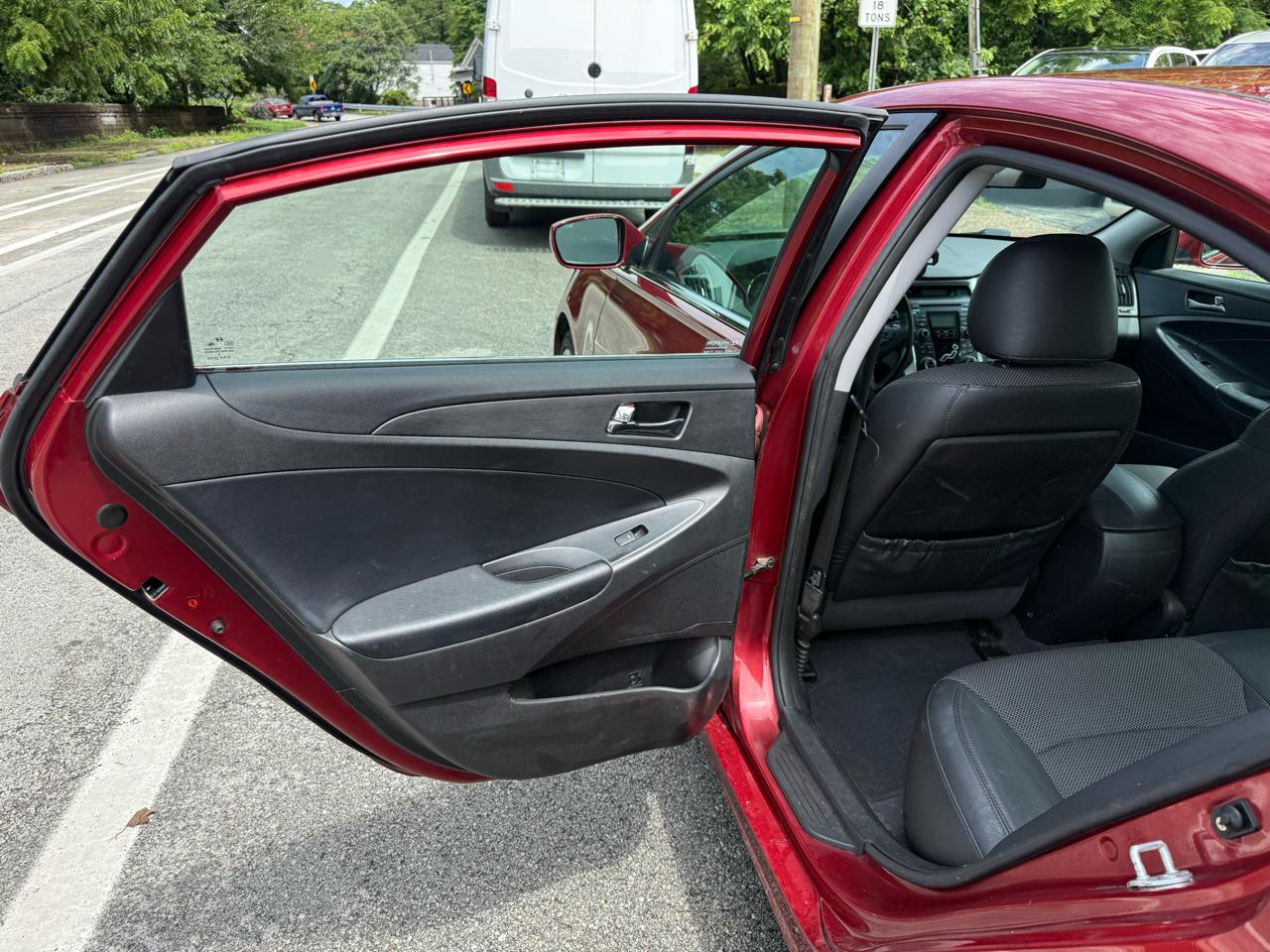 Hyundai Sonata Limited Auto 2011