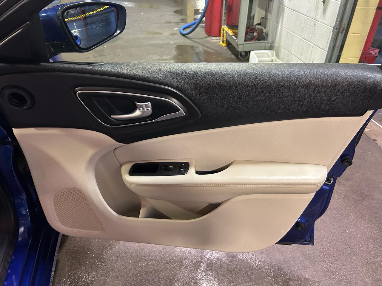 Chrysler 200 Limited 2015