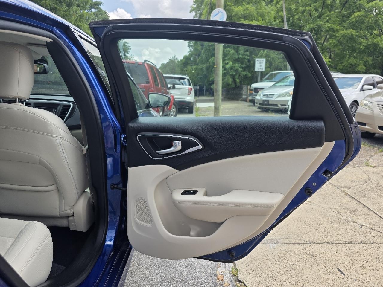 Chrysler 200 Limited 2015