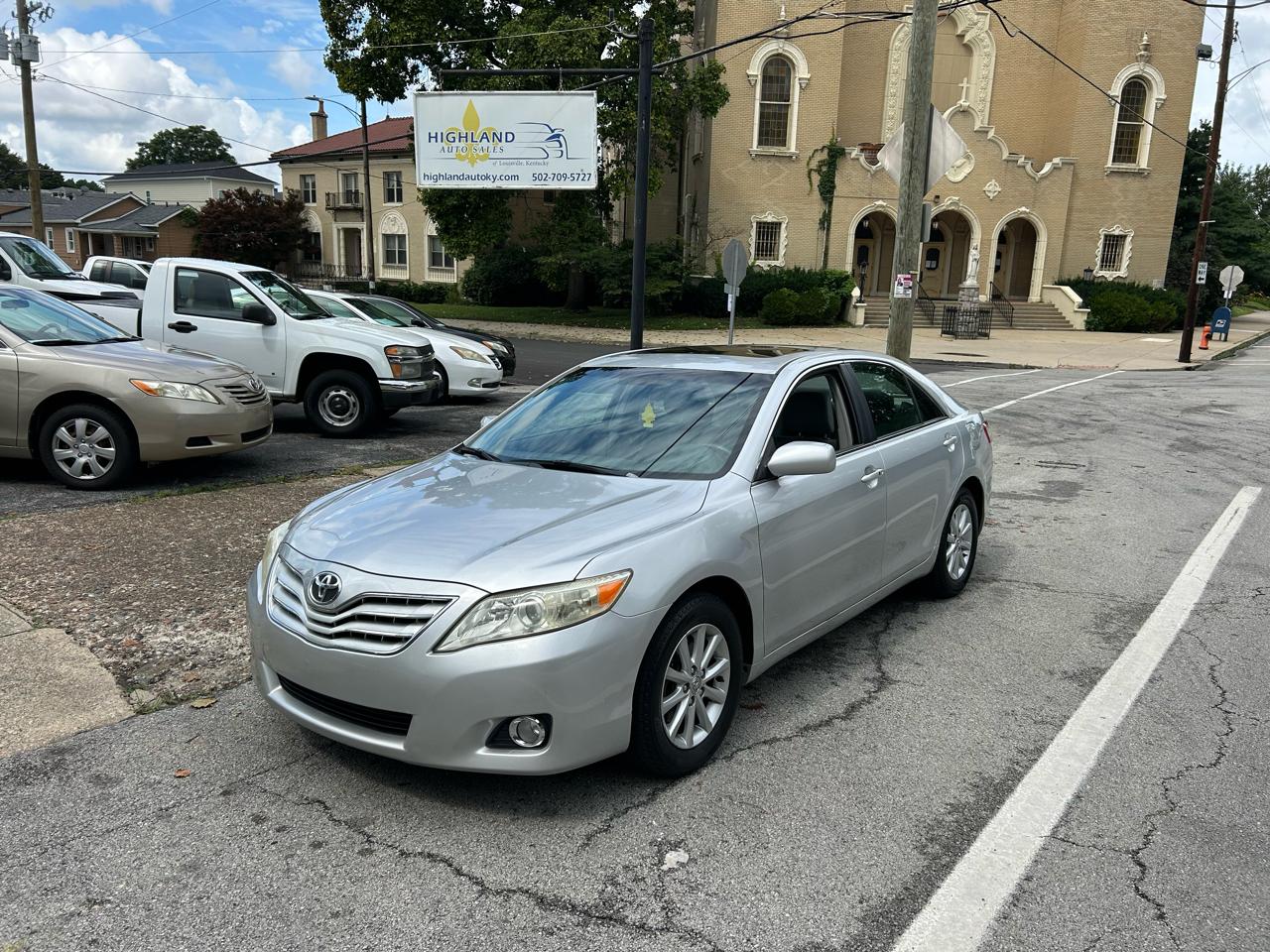 Toyota Camry LE V6 6-Spd AT 2010