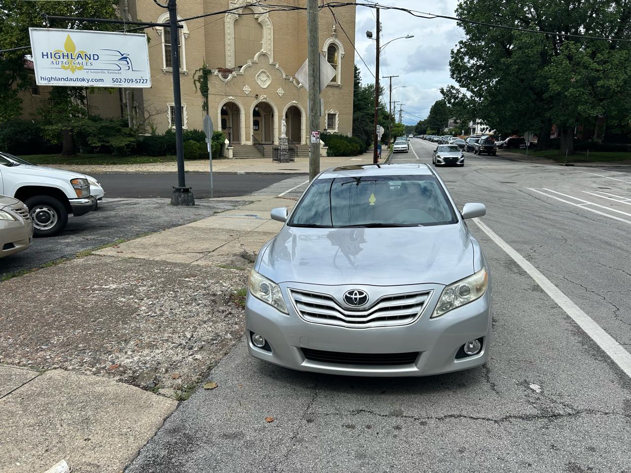 Toyota Camry LE V6 6-Spd AT 2010