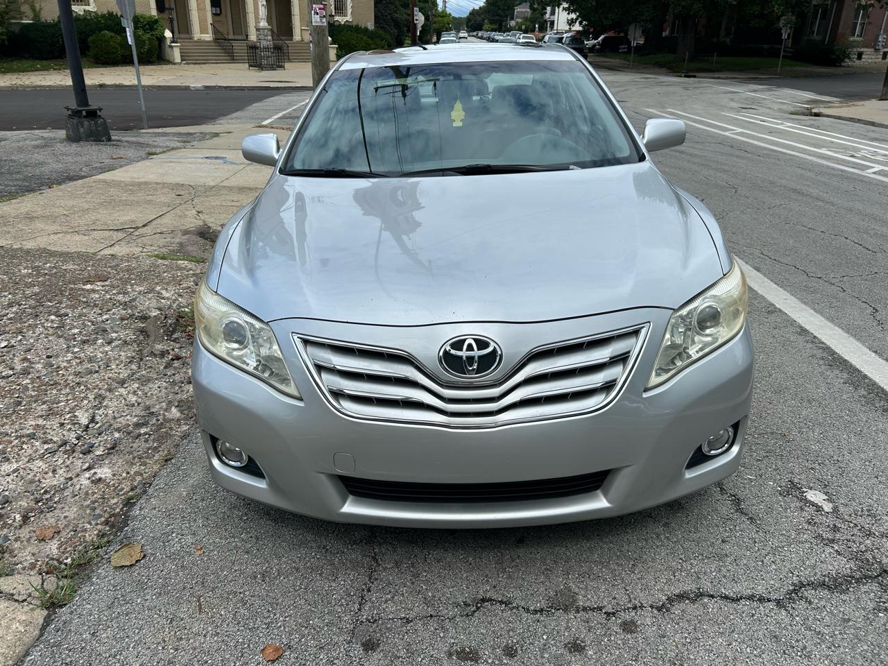 Toyota Camry LE V6 6-Spd AT 2010