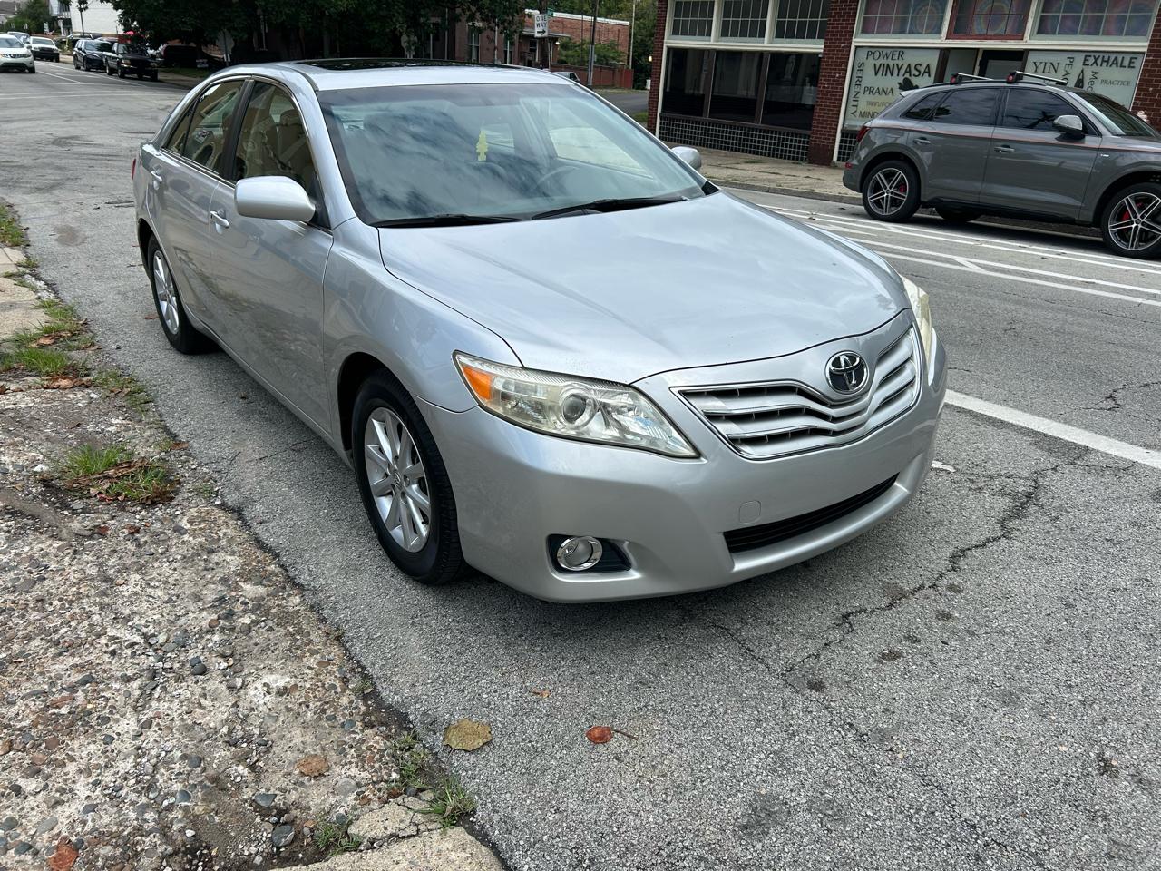 Toyota Camry LE V6 6-Spd AT 2010