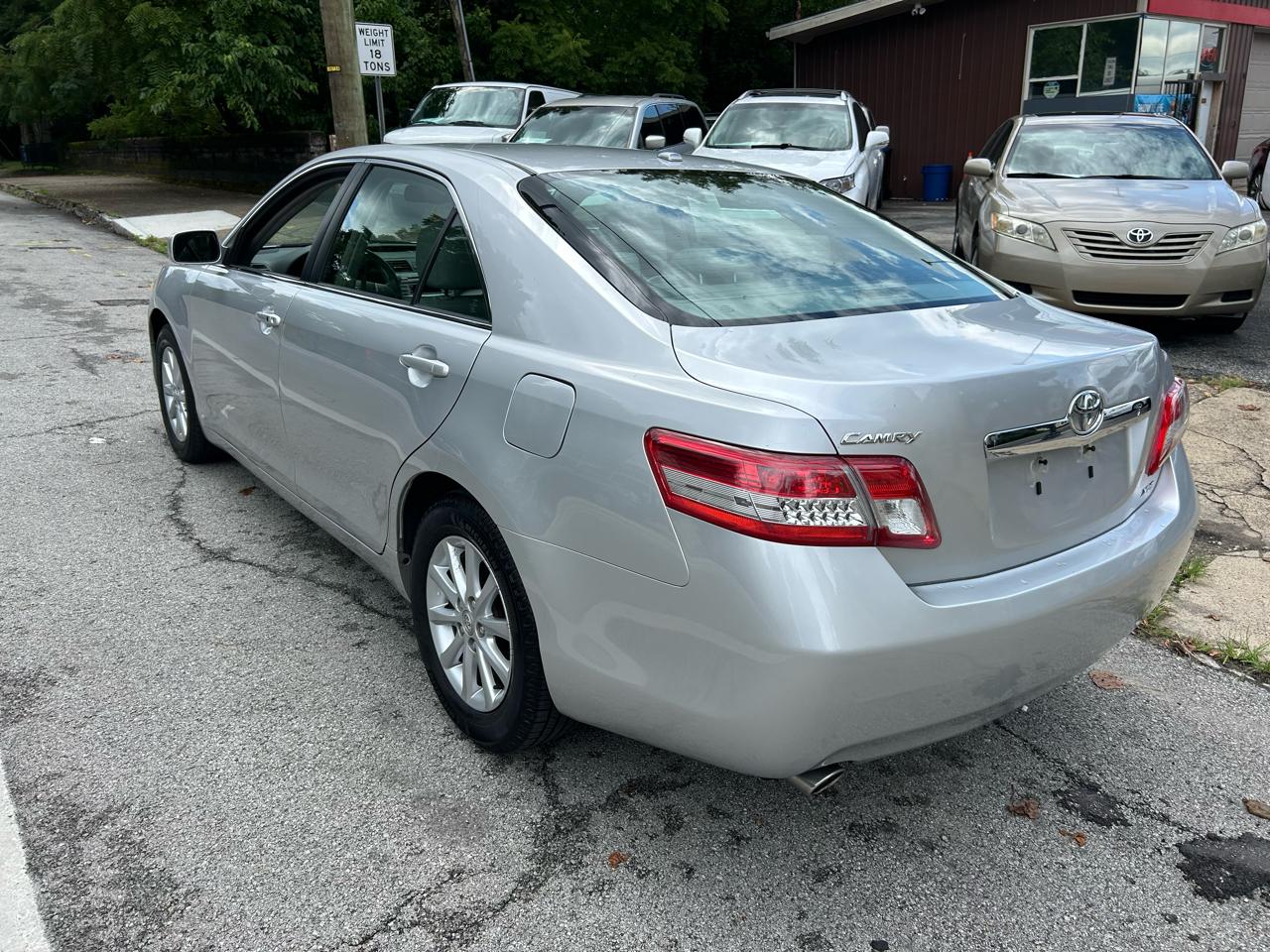 Toyota Camry LE V6 6-Spd AT 2010