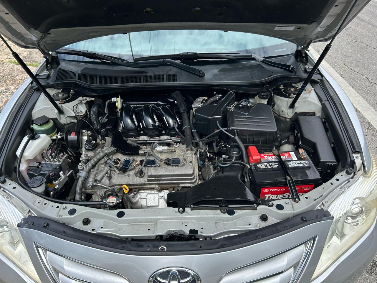 Toyota Camry LE V6 6-Spd AT 2010