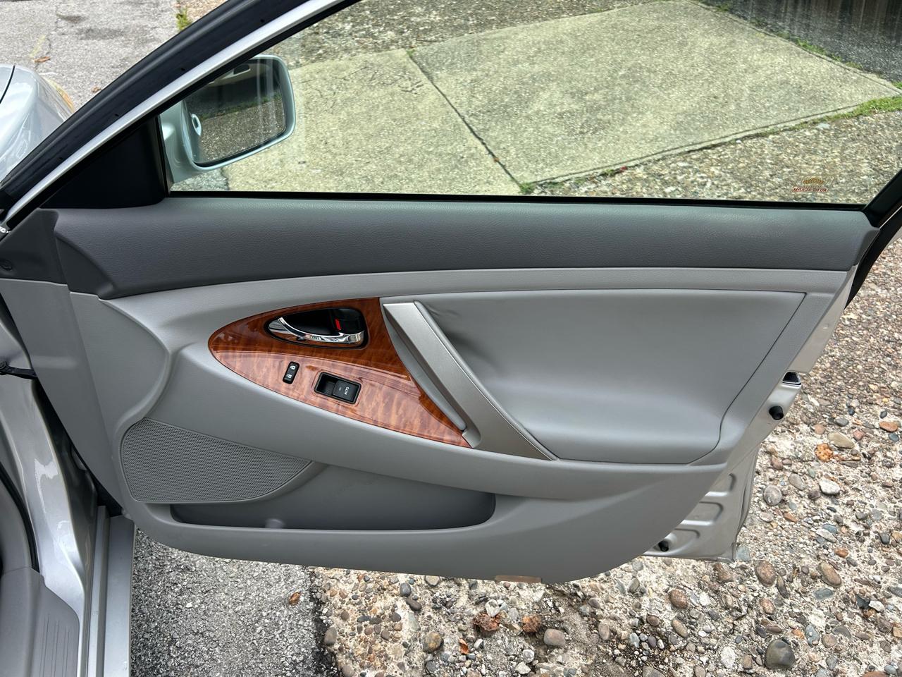 Toyota Camry LE V6 6-Spd AT 2010
