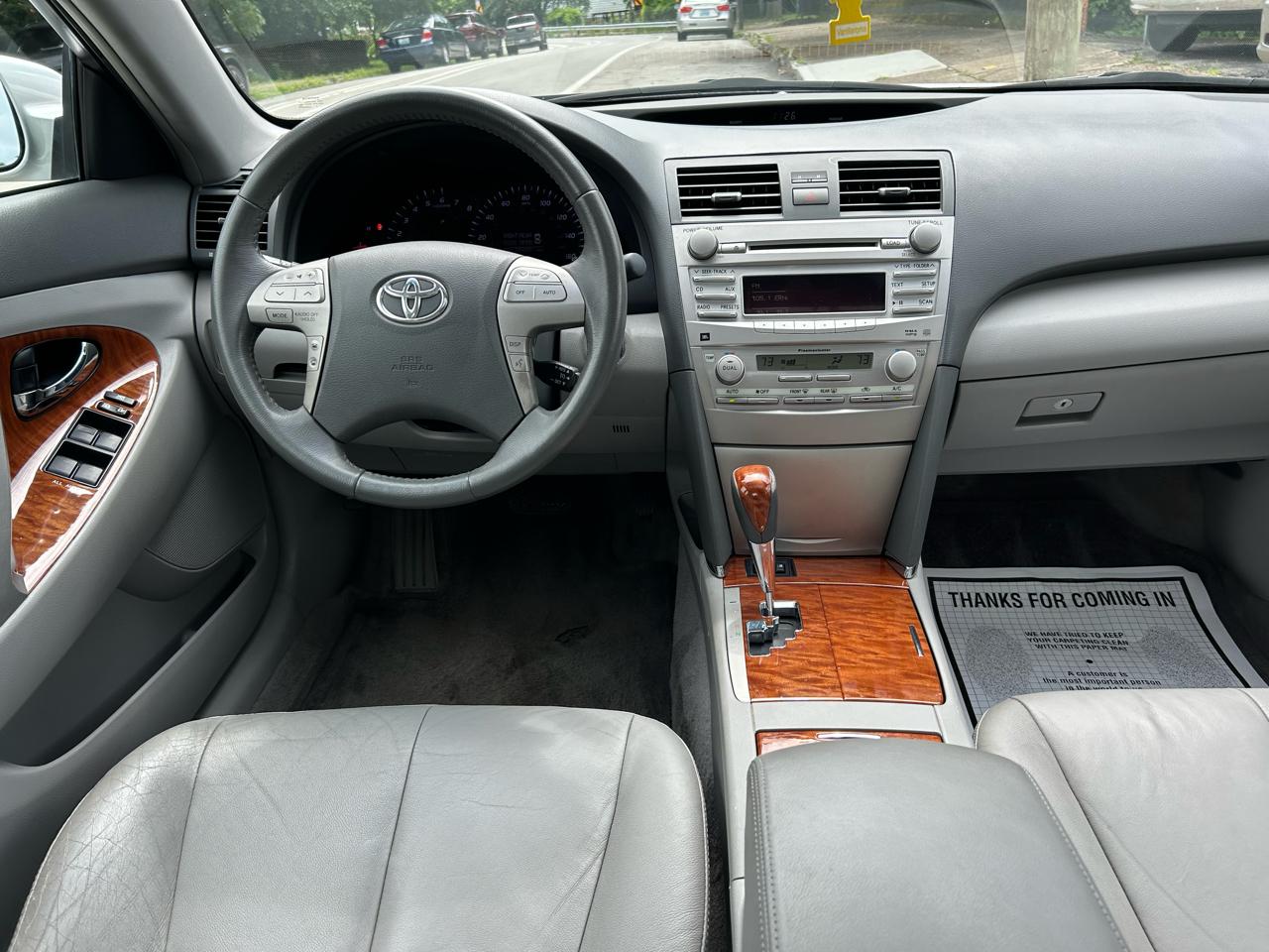 Toyota Camry LE V6 6-Spd AT 2010