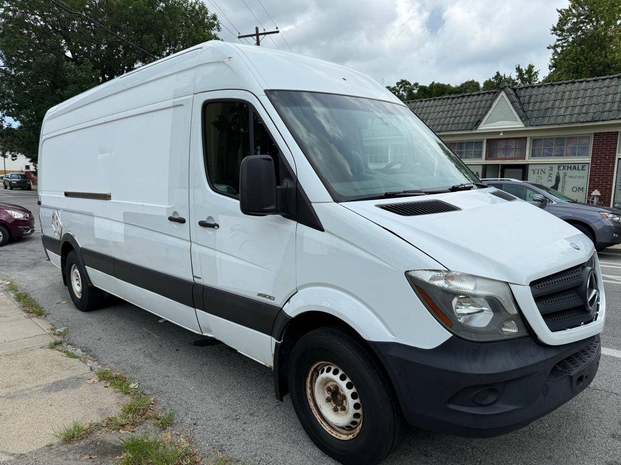 Mercedes-Benz Sprinter 2500 High Roof Cargo 4cyl 170WB 2014