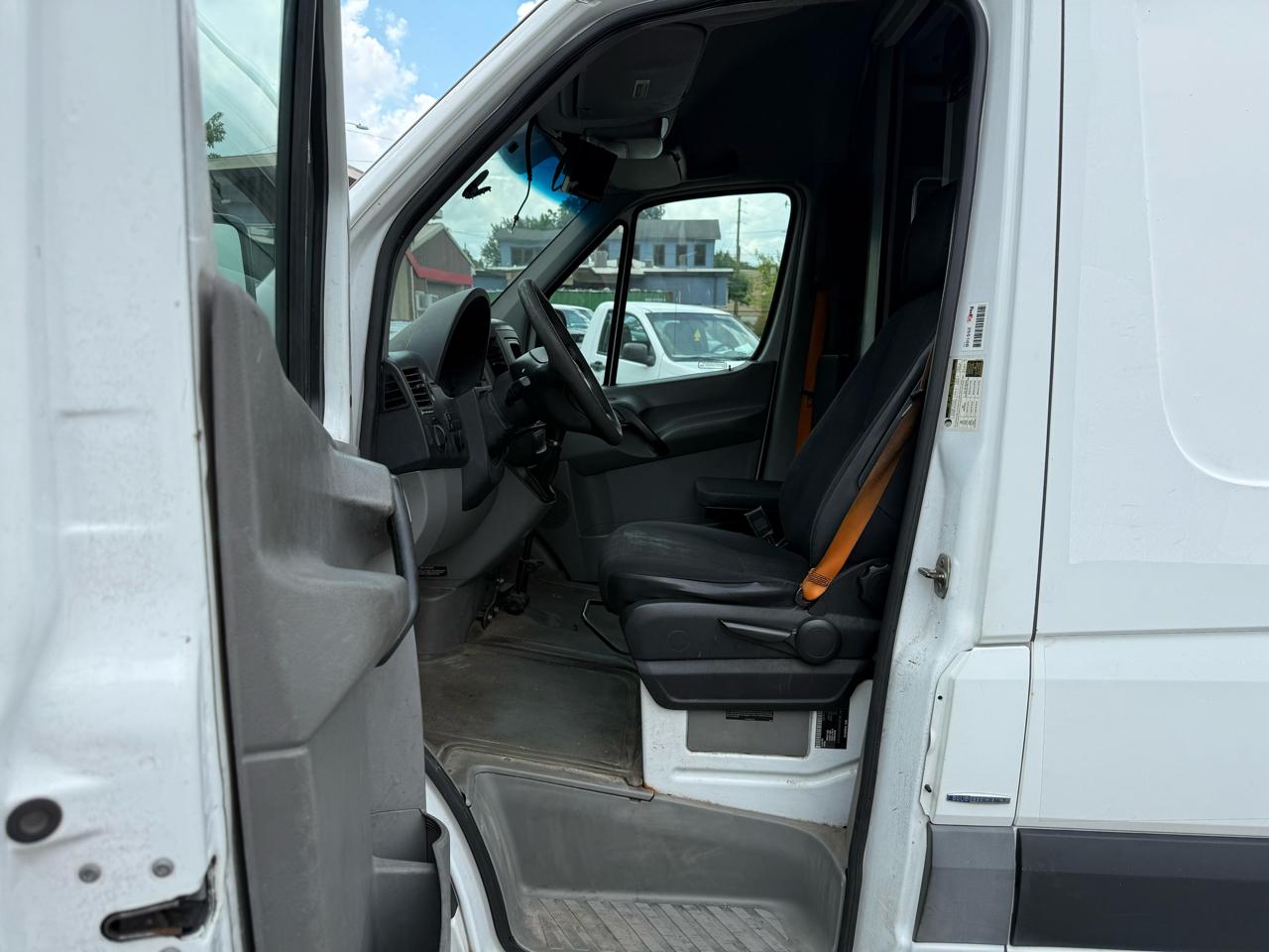 Mercedes-Benz Sprinter 2500 High Roof Cargo 4cyl 170WB 2014