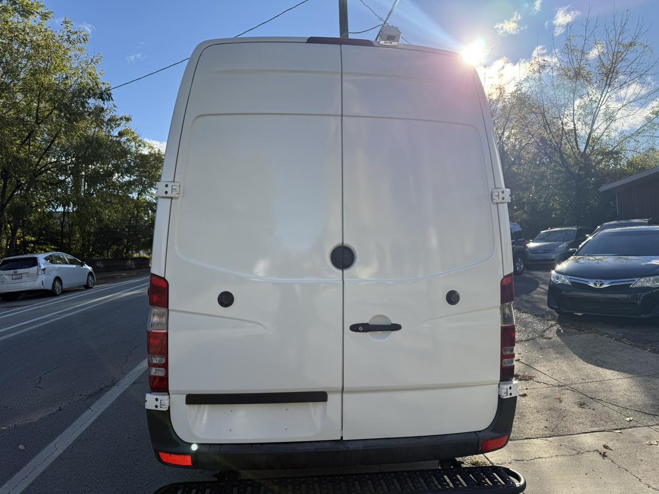 Mercedes-Benz Sprinter 2500 High Roof Cargo 4cyl 170WB 2014