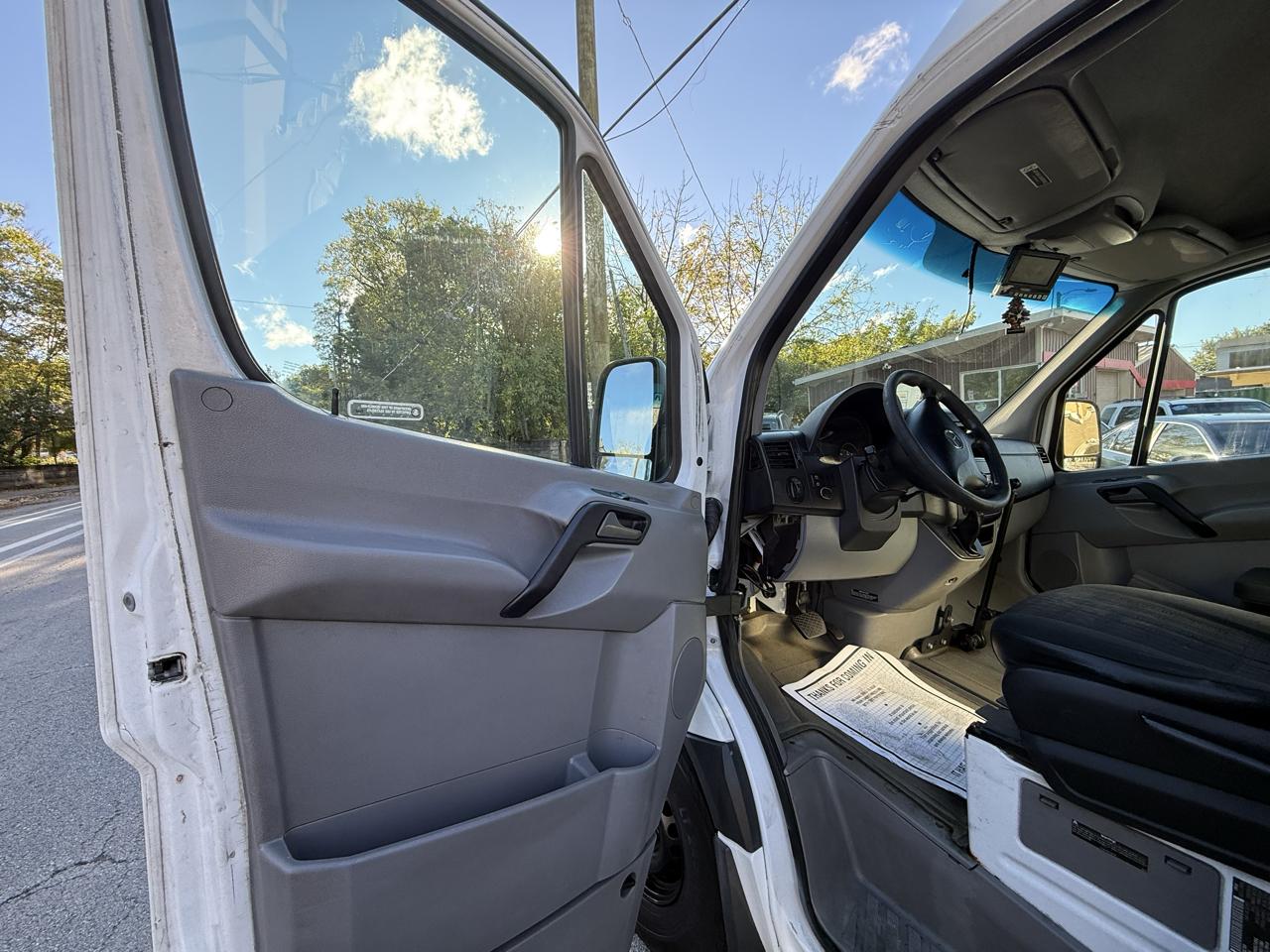 Mercedes-Benz Sprinter 2500 High Roof Cargo 4cyl 170WB 2014
