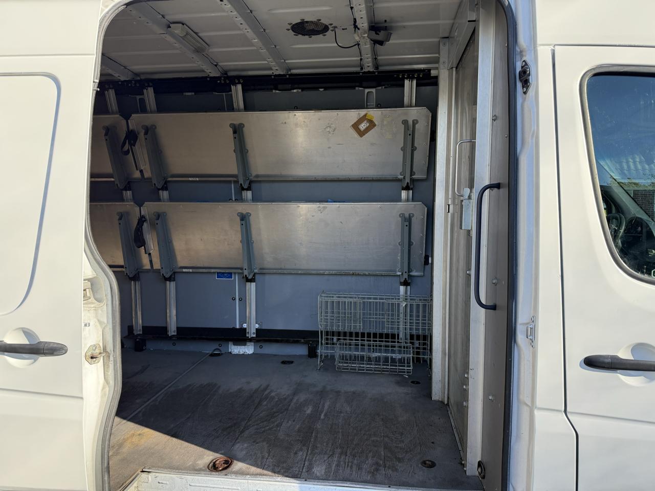 Mercedes-Benz Sprinter 2500 High Roof Cargo 4cyl 170WB 2014