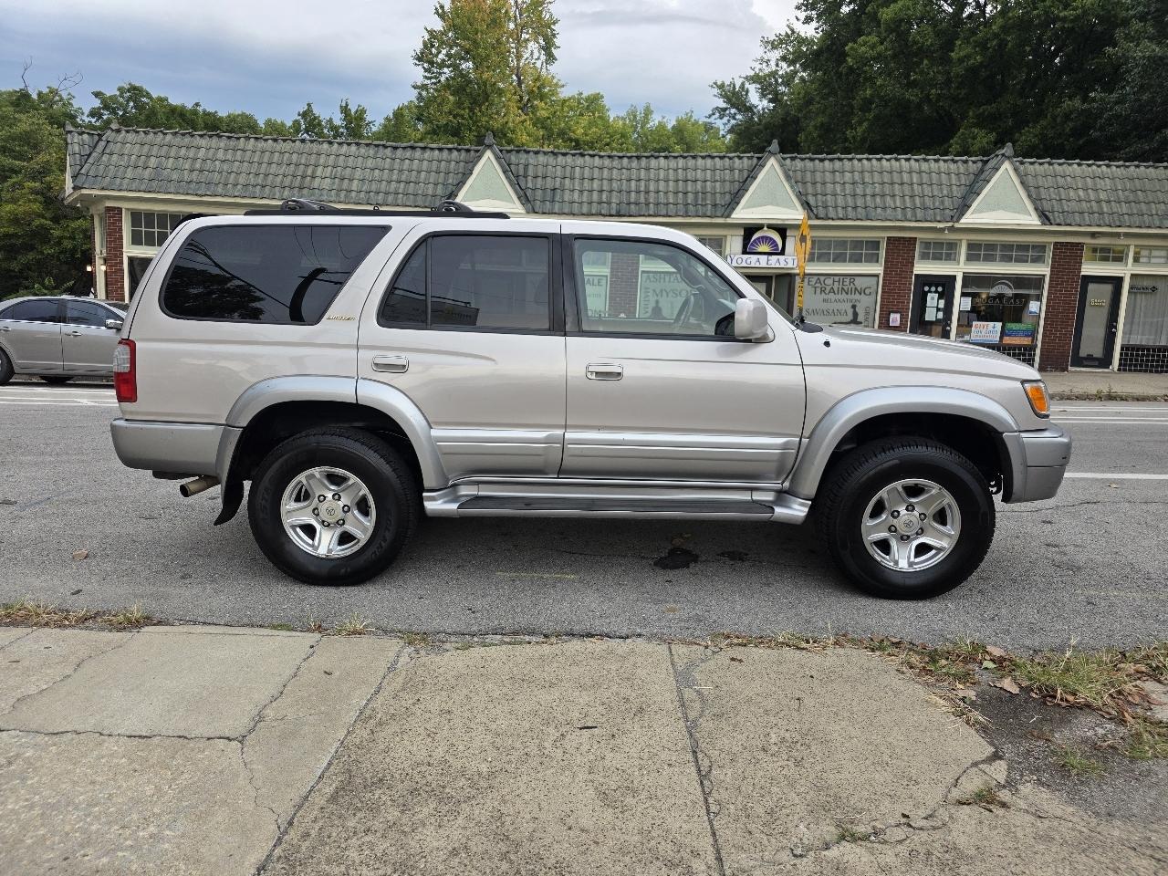 Toyota 4Runner Limited 4WD 1999