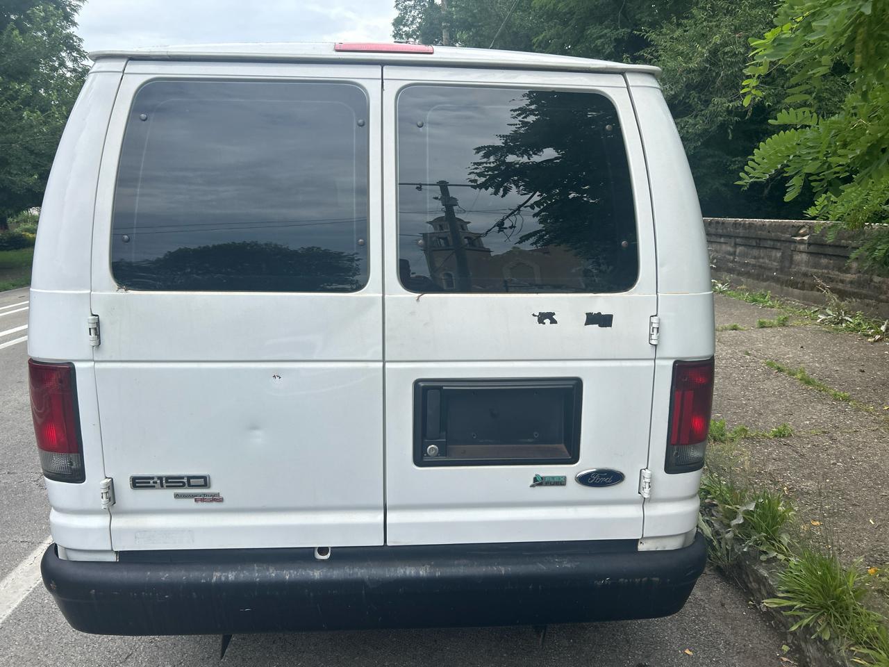 Ford Econoline E-150 2011