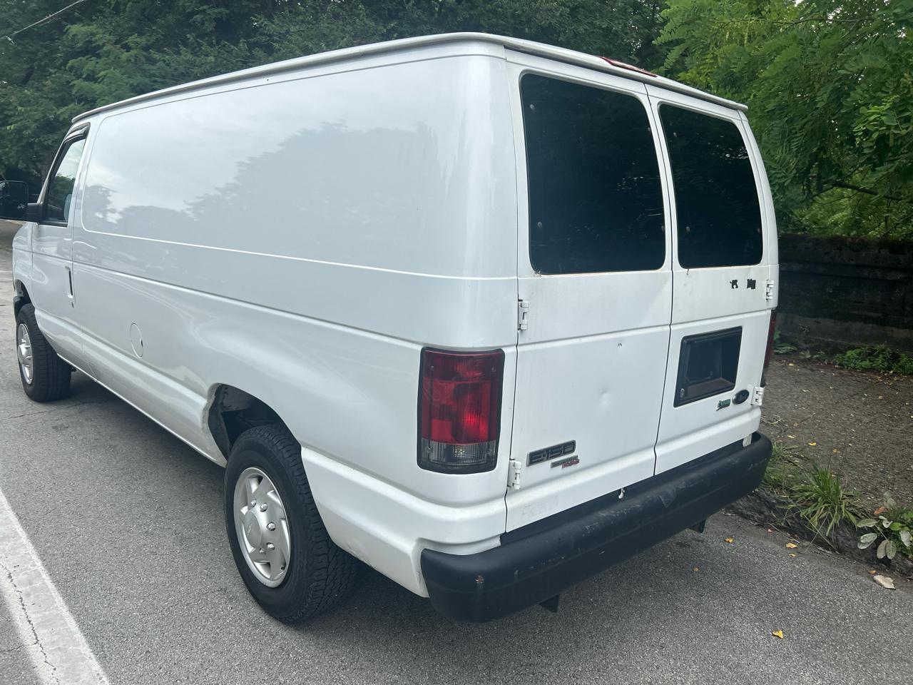Ford Econoline E-150 2011