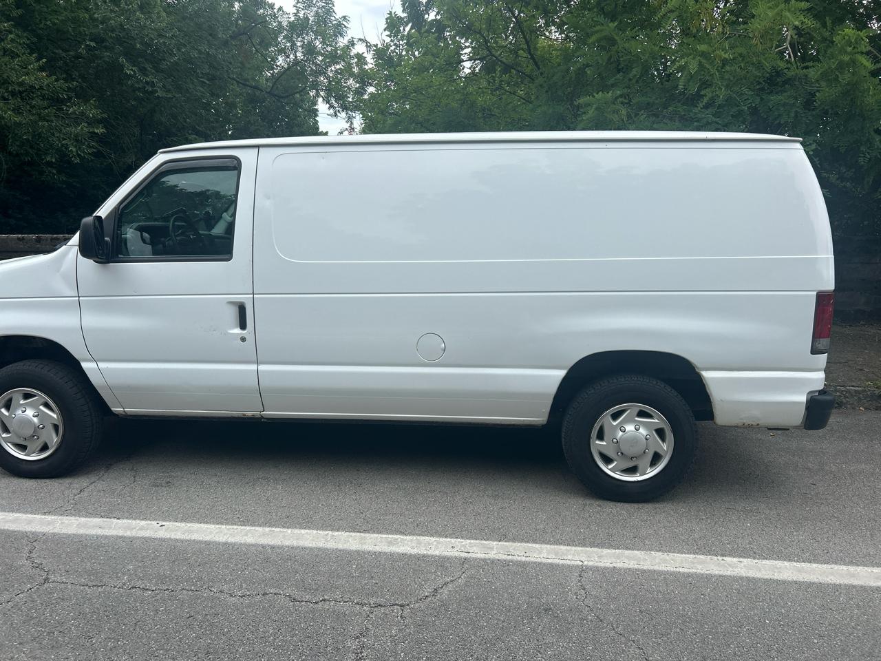 Ford Econoline E-150 2011