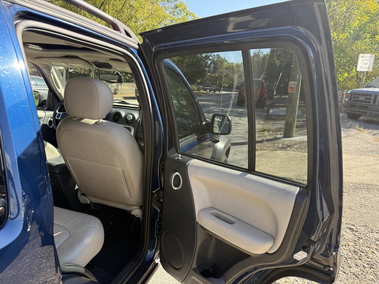 Jeep Liberty Limited 4WD 2004