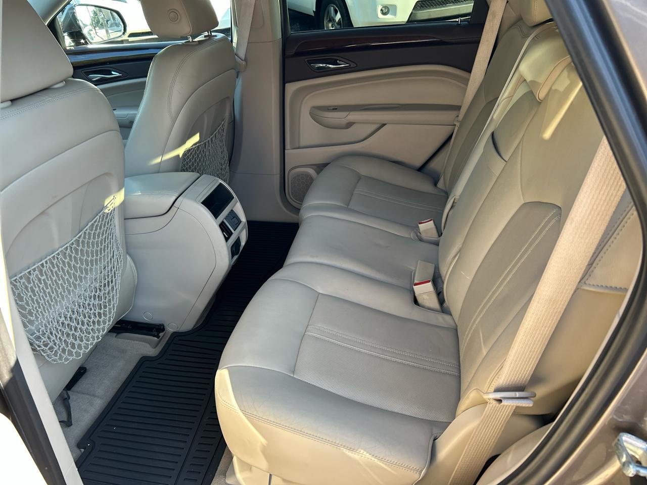 Cadillac SRX Luxury Collection 2011
