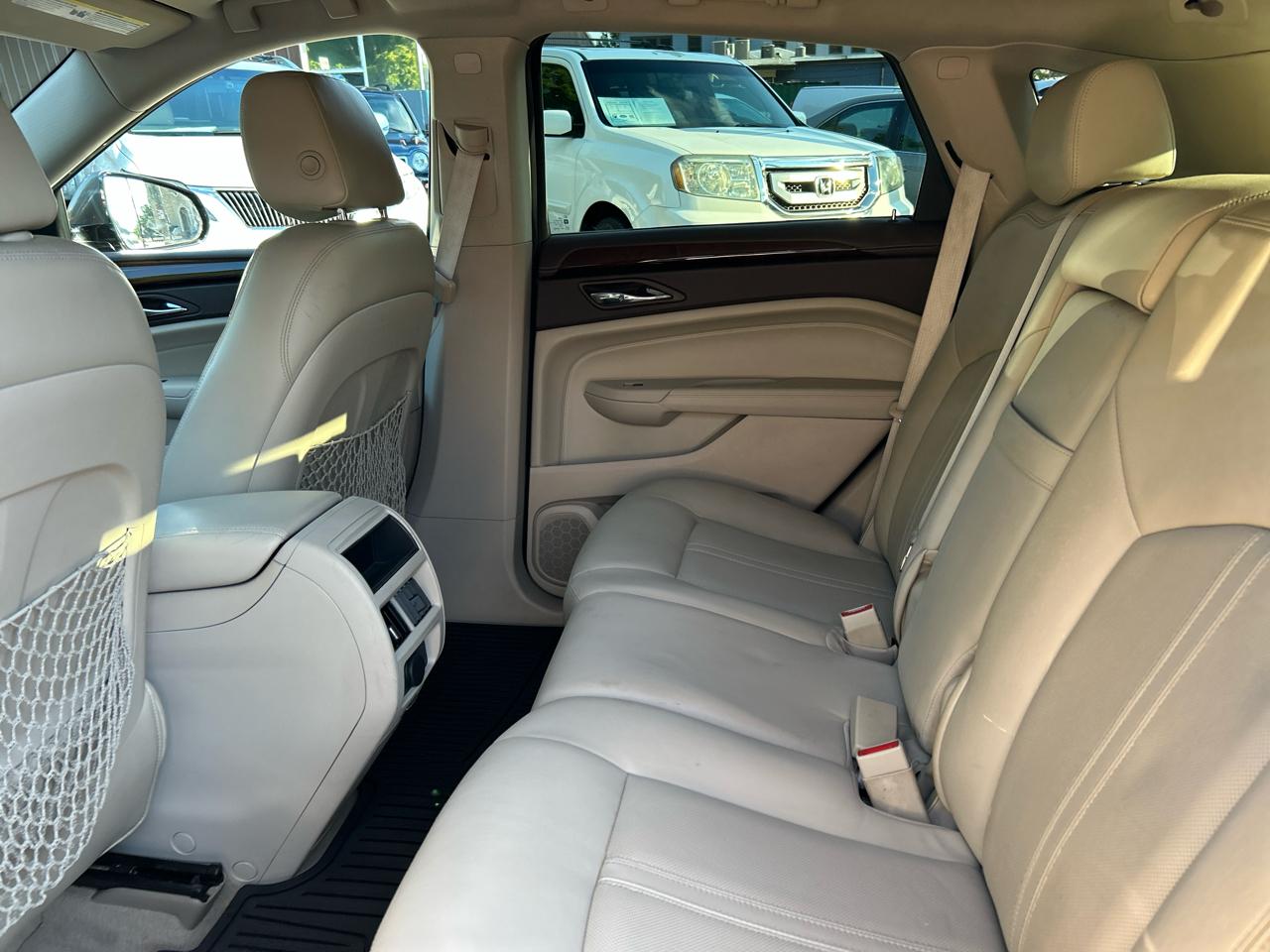 Cadillac SRX Luxury Collection 2011
