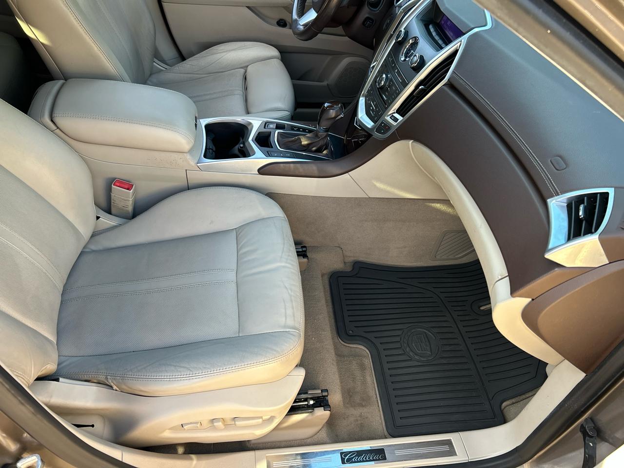 Cadillac SRX Luxury Collection 2011