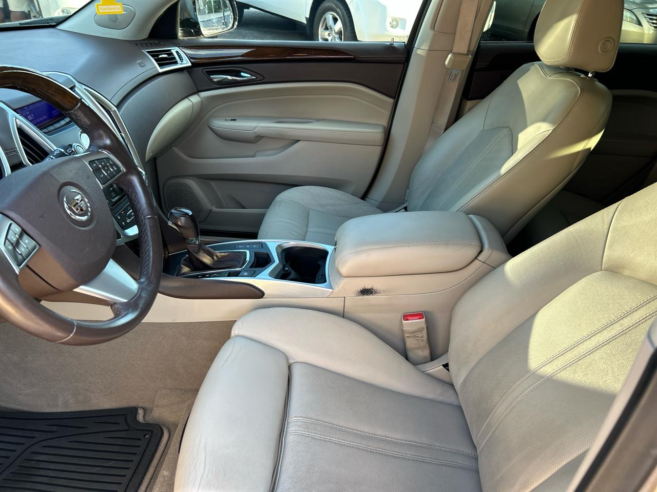 Cadillac SRX Luxury Collection 2011