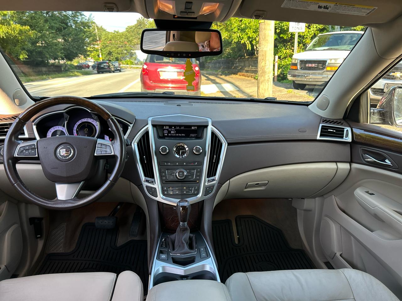 Cadillac SRX Luxury Collection 2011
