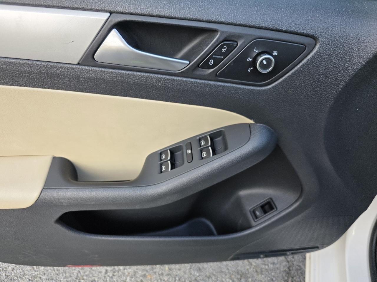 Volkswagen Jetta SE 2013