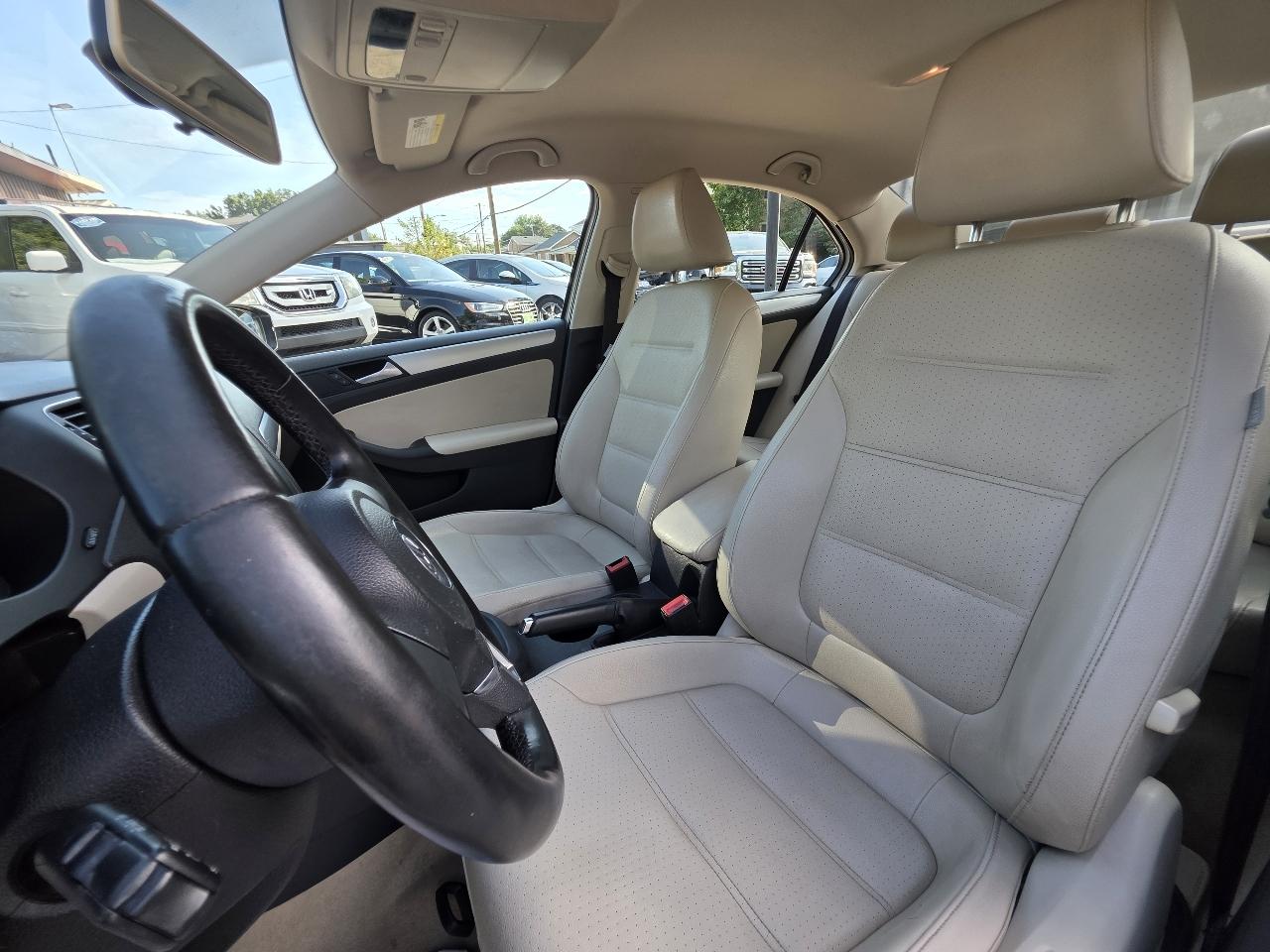Volkswagen Jetta SE 2013